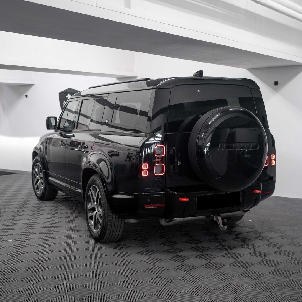 bristol-rental-car-hire-range-rover-defender